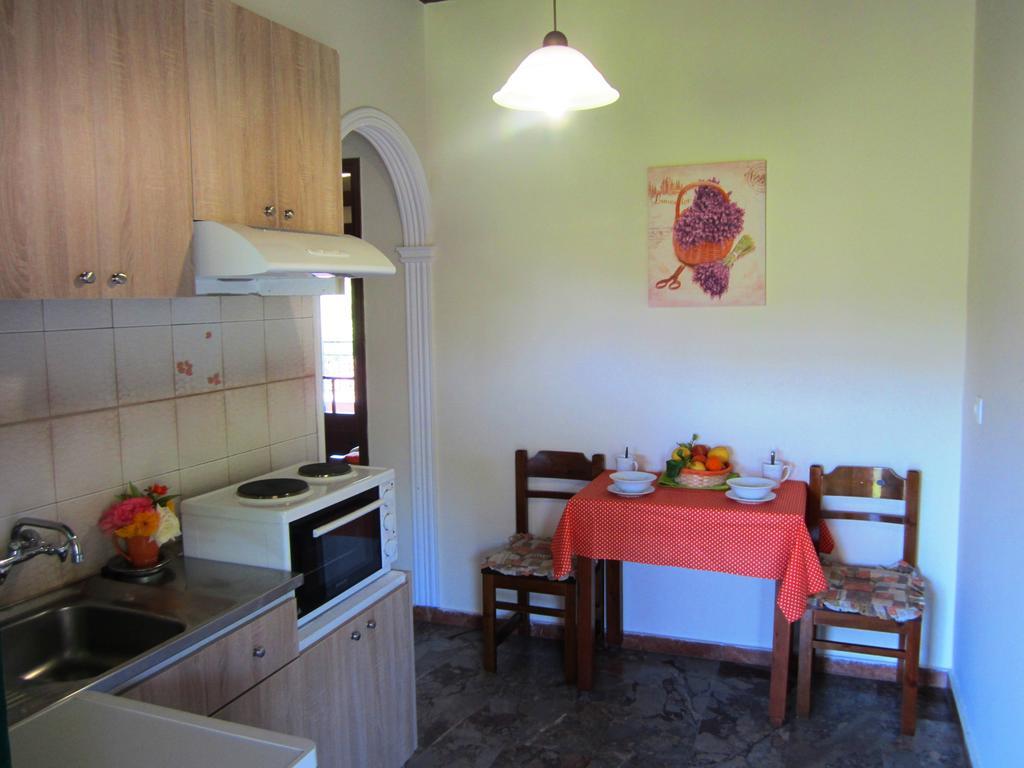 Peroulades  Varvara Studios & Apartments I الغرفة الصورة